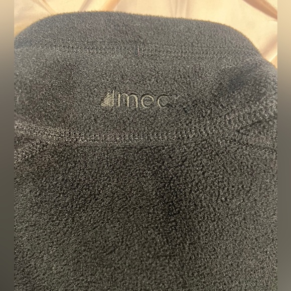 Black MEC fleece vest - Picture 9 of 16